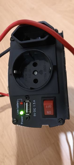 Invertor 12v la 220 v, 300  W