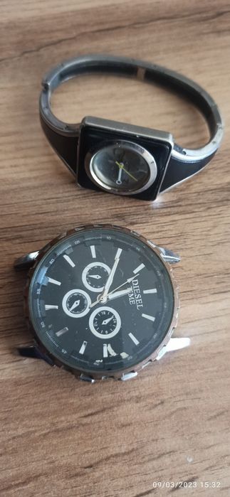 Часовници. . . . . .