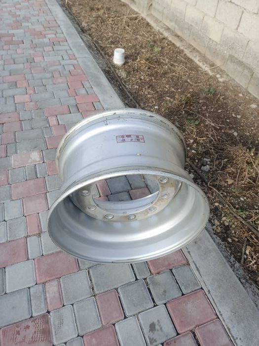Диск на грузовой прицеп