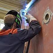 Сантехник + сварщик гарантия 100% стаж более 7 лет  5 разряд выезд