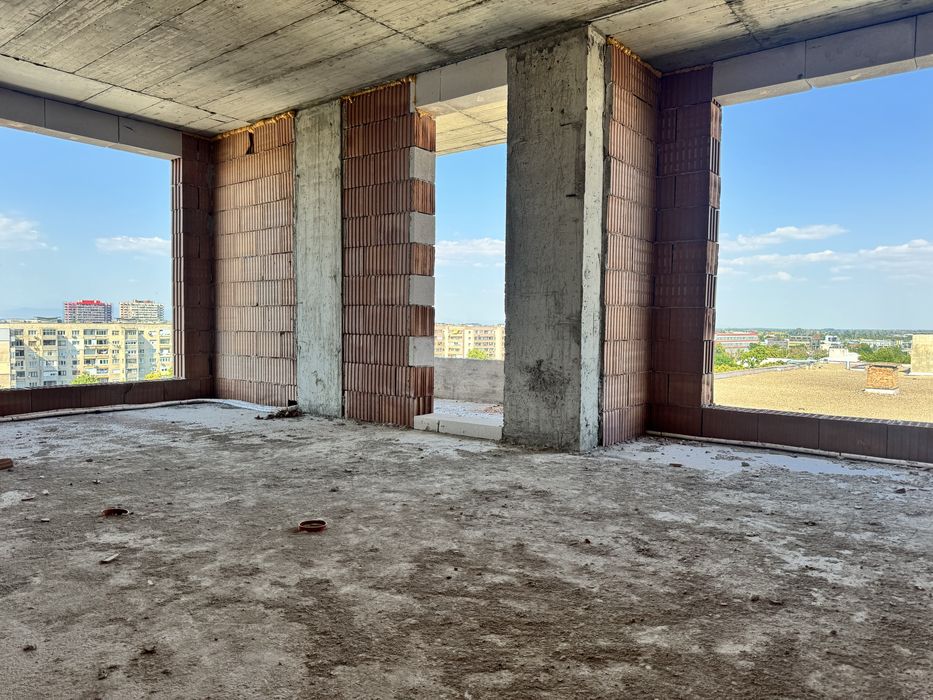 Тристаен, 111 кв.м. -123000€