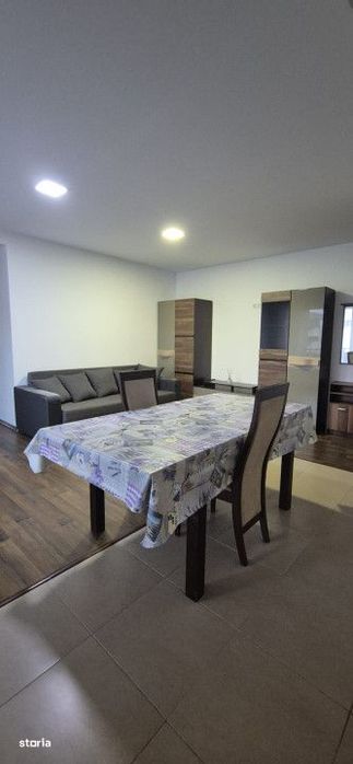 Apartament de 3 camere, garaj, balcon zona Terra — fotografia 1