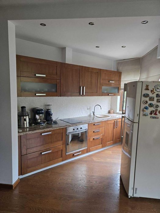 Дава се под наем Тристаен апартамент в София, Витоша - 116 кв.м за 896.58 € - Снимка #3