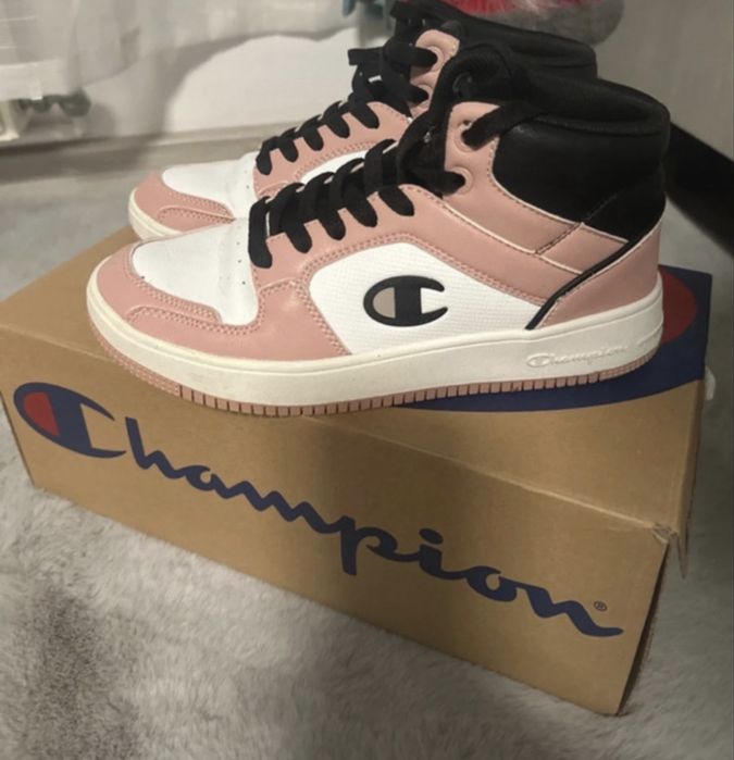 Adidasi champion
