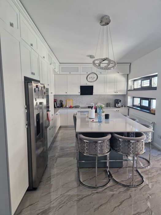 Vand casa P+1 zona Spitalul Judetean