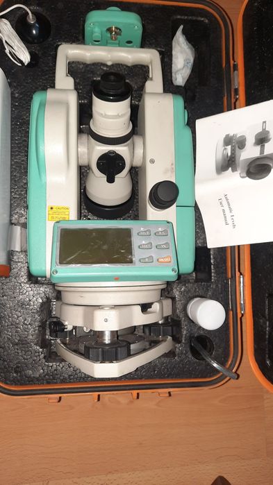 Теодолит Геокурс.