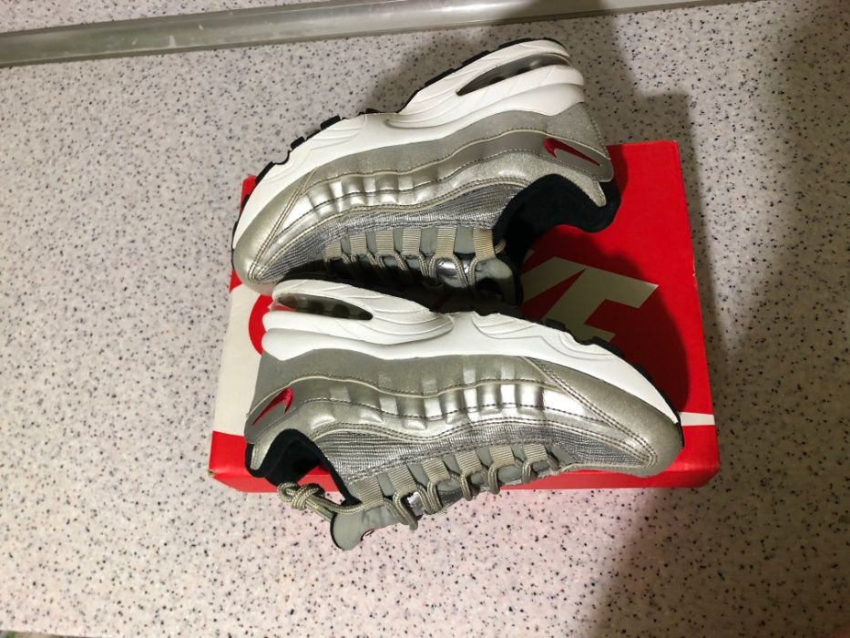ОРИГИНАЛНИ *** Nike Air Max 95 QS GS 'Metallic Silver Bullet' Red