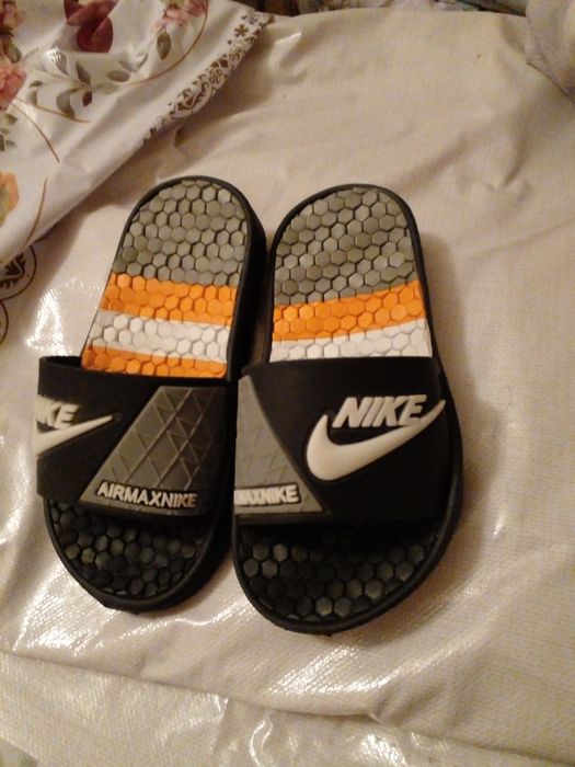 Продаю  детское  обувь