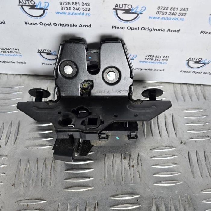 Incuietoare haion Opel Astra J Facelift