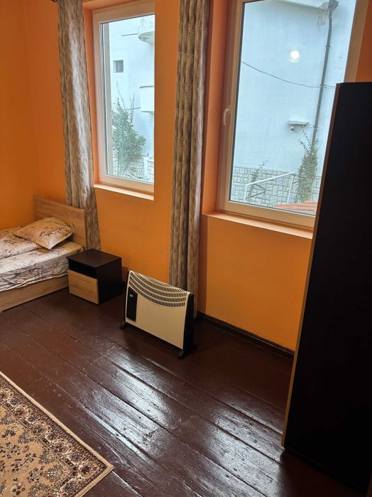 Продавам къща в гр. Златица