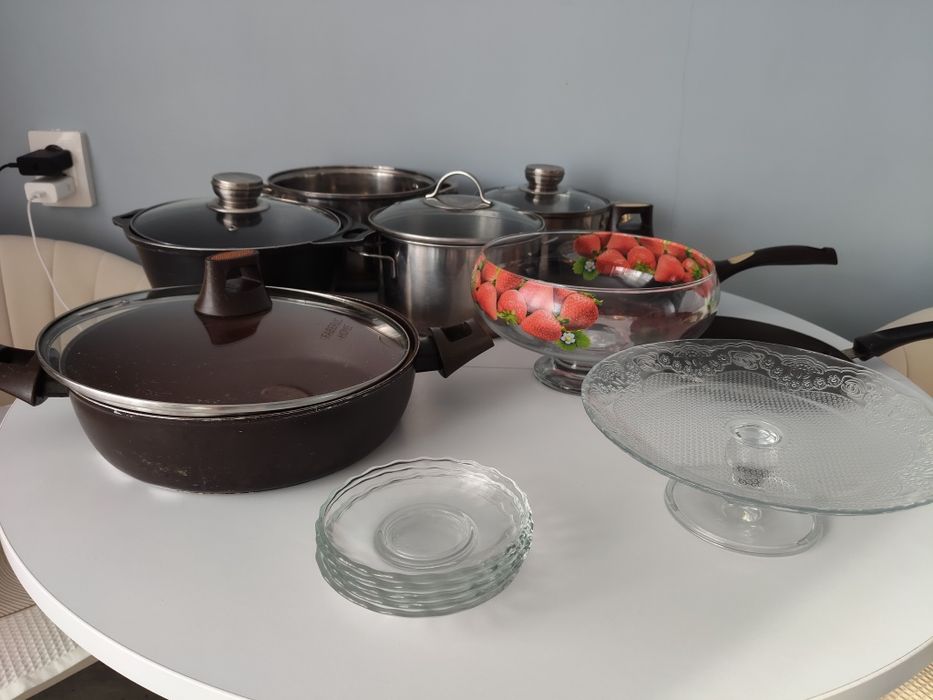 Продам кастрюли б/у в хорошем состоянии