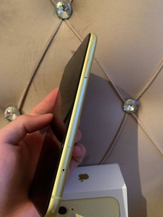 iPhone 11 128 yellow