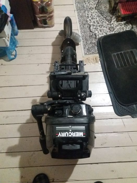 Продавам извънбордов двигател