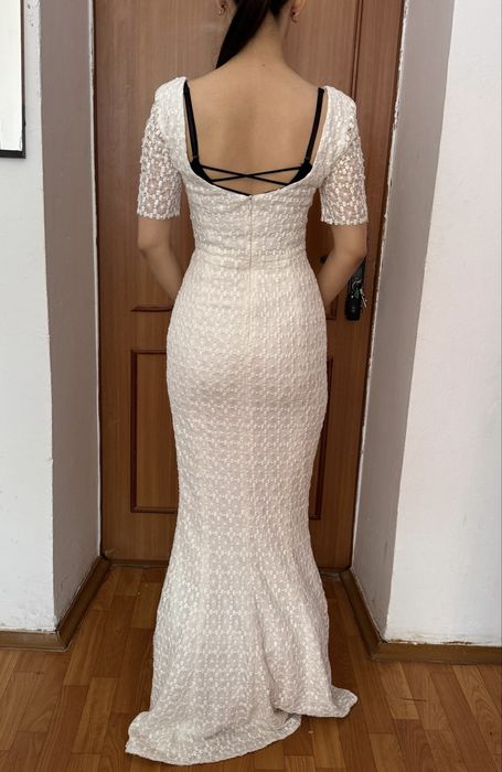 Продаю элегантное платье в пол