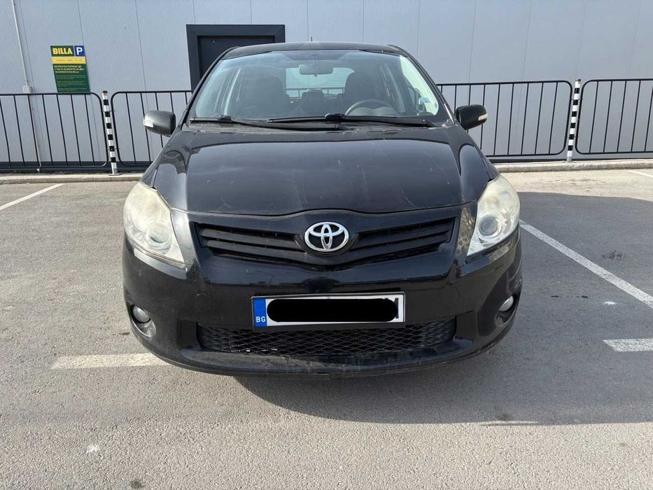 Продавам Toyota Auris 2.0 D4D