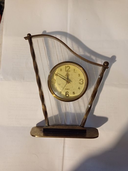 Vând sau schimb obiecte vechi.Preț în funcție de obiectul ales.