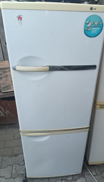 Продаю холодильник