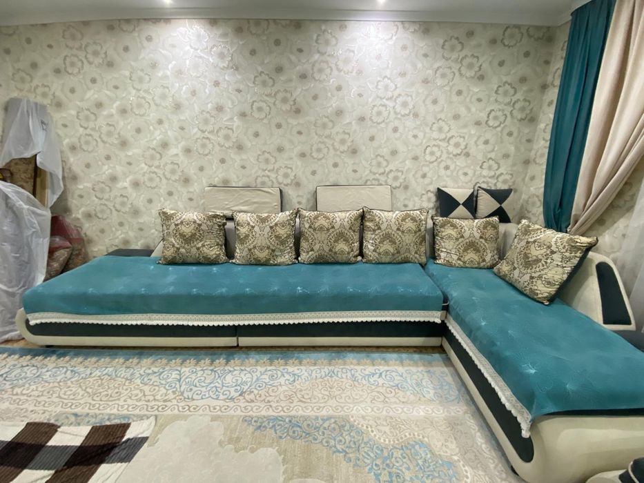 Продам диван угловой