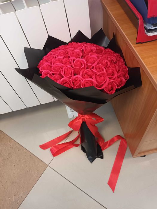 букет сатенени рози