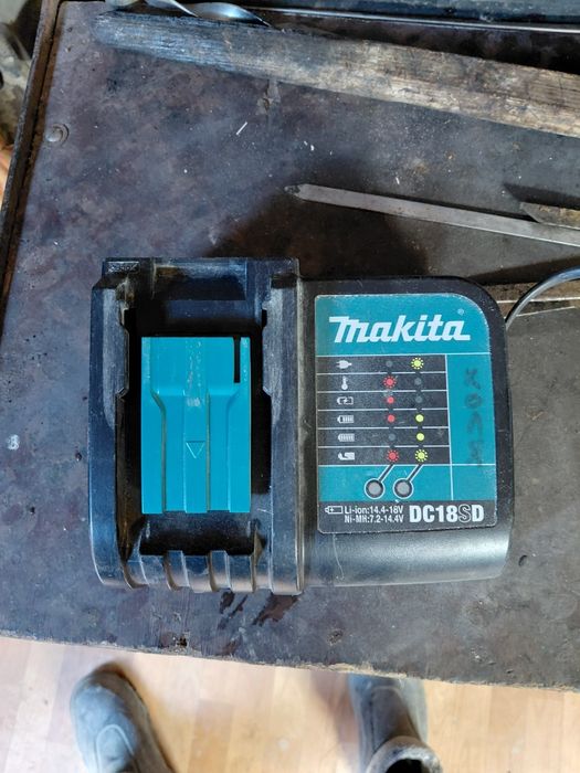 Makita  шуруповерт