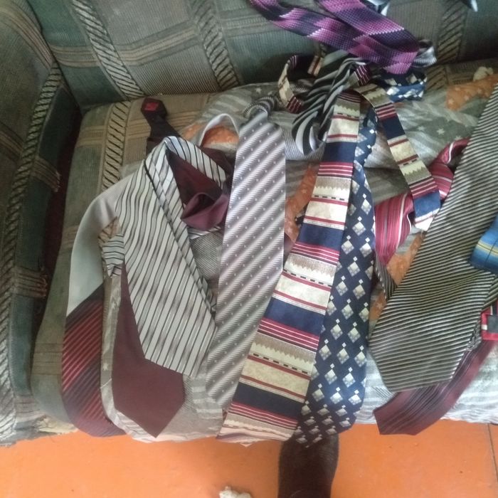 Галстуки.  разный