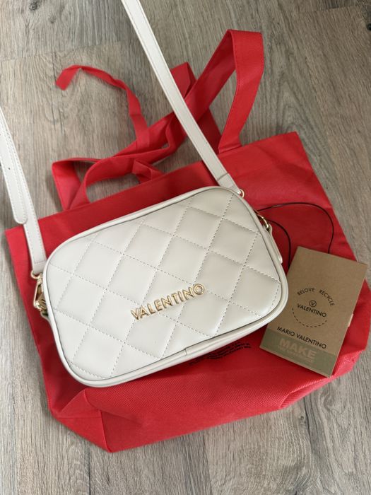 Нова чанта Valentino