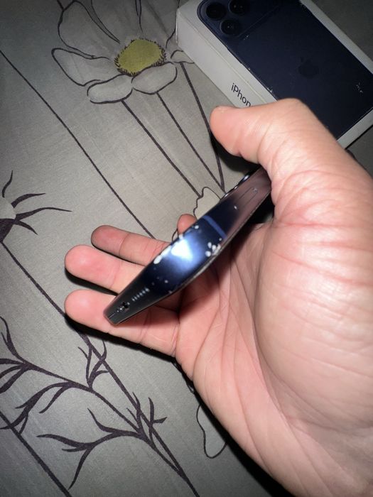 iPhone 17 pro max blue