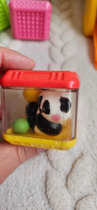 Музикален жираф на Fisher price с пет  кубчета