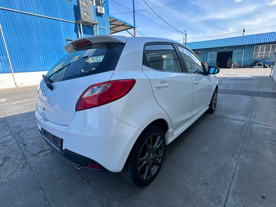 MAZDA 2 2009 — imagine 5
