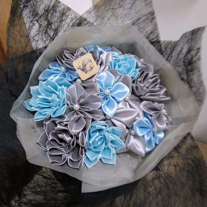 Buchet de flori din satin