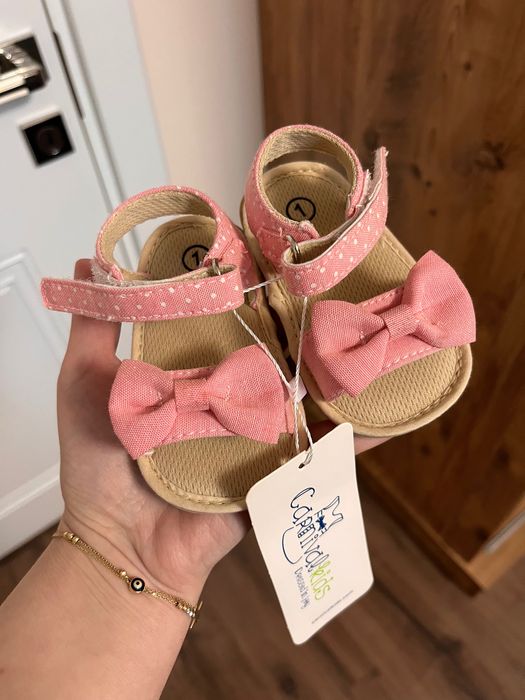 Бебешки сандали нови