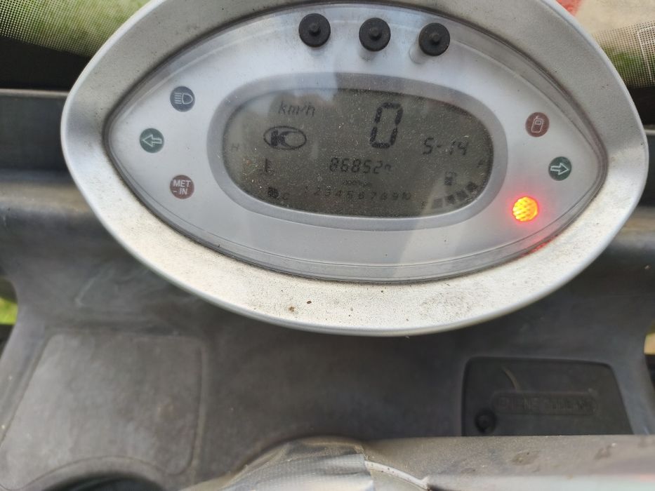 Vând motoscuter an 2005 motor 125