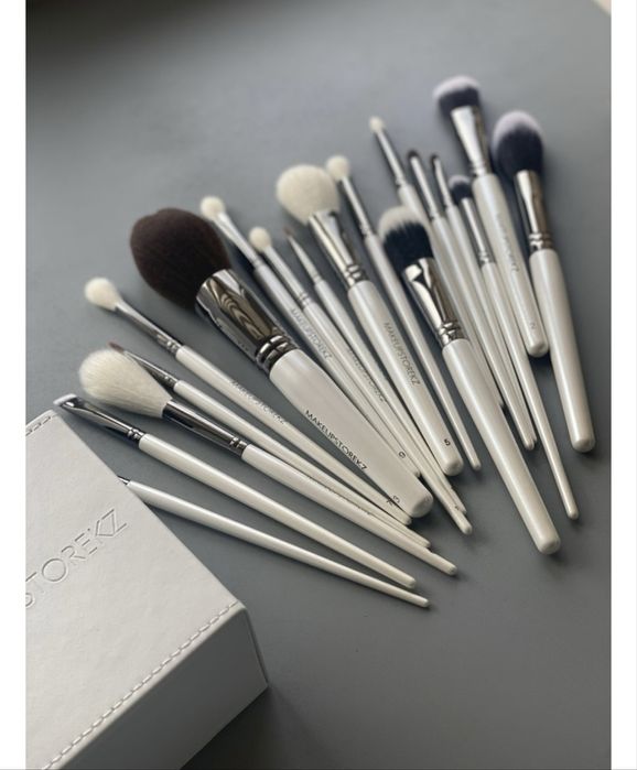 MAKEUPstore кисти