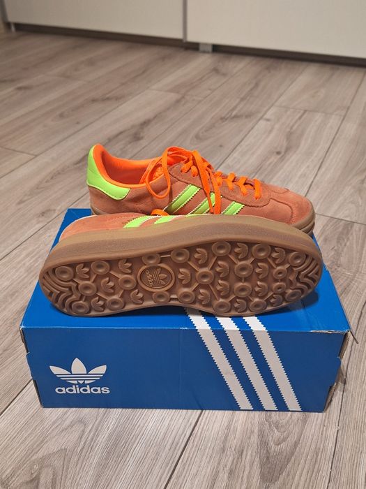 Vând Adidas Gazelle cu platforma