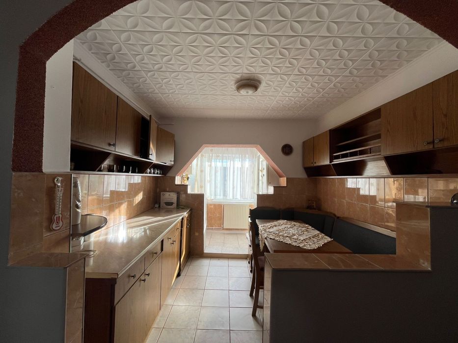 Inchiriez apartament  2 camere micro 17