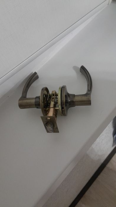 Продам ручку для межкомнатной двери