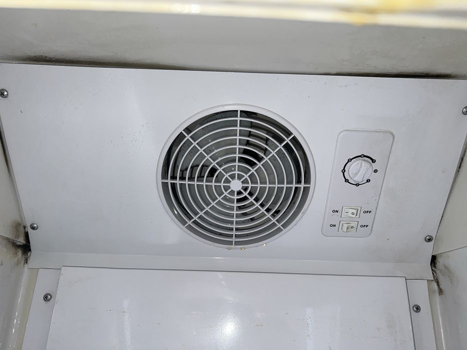 продается холодильник