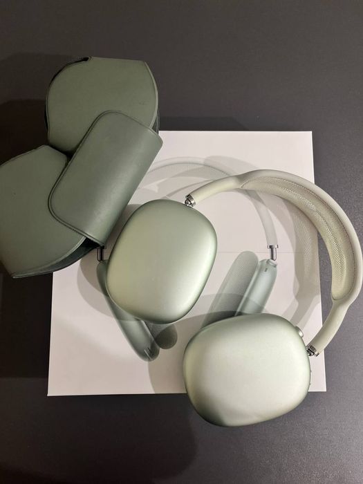 продам наушники AirPods Max