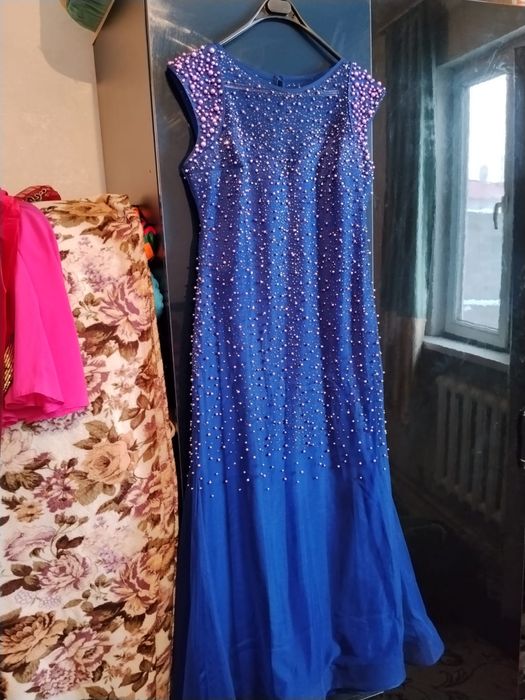 Вечерние платья.