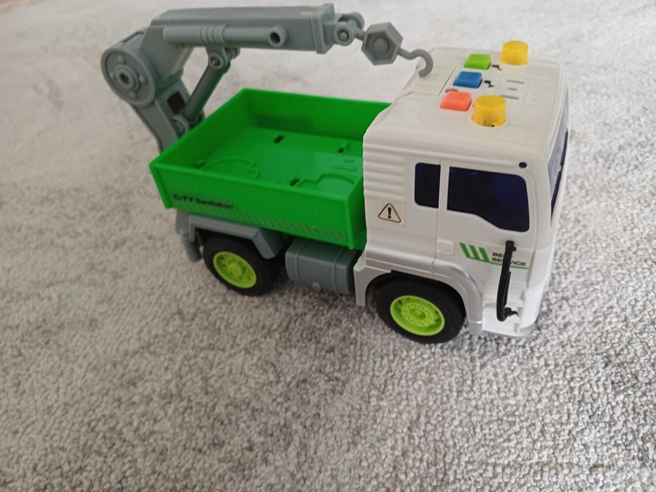 Jucarie camion cu macara