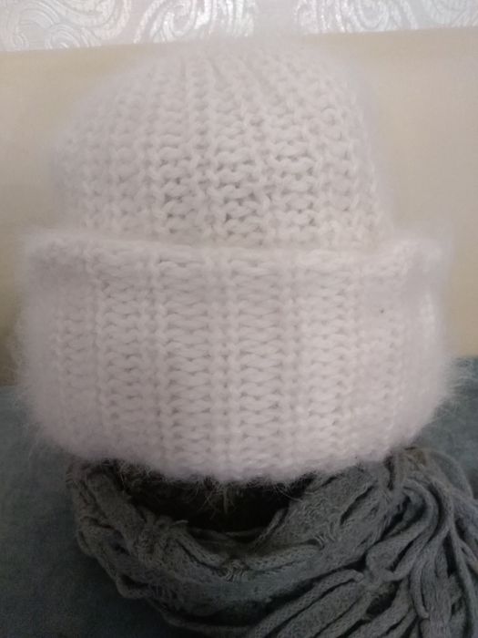 Продам шапочки вязанные