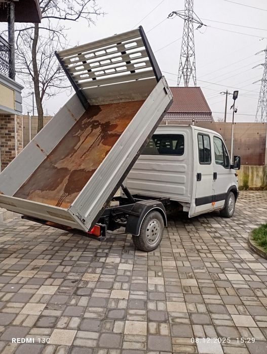 Vând Iveco daily basculabil 7 locuri