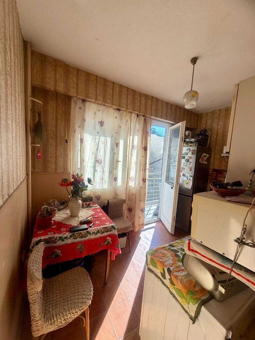 Продава се Двустаен апартамент в Плевен, Сторгозия - 62 кв.м за 699 €/кв.м - Снимка #2