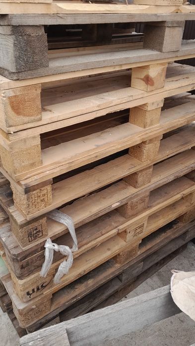 Vând paleti non euro și euro.