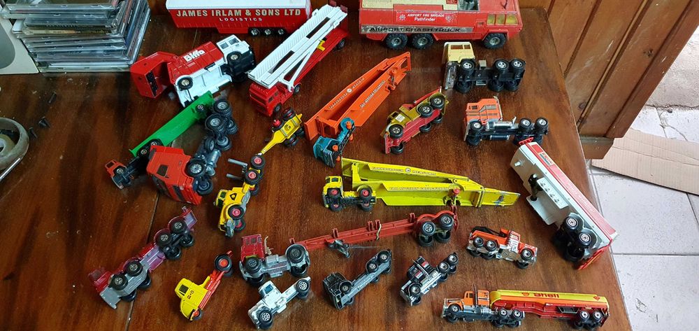 Matchbox Corgi Dinki и др. Винтидж колички влекачи камиони