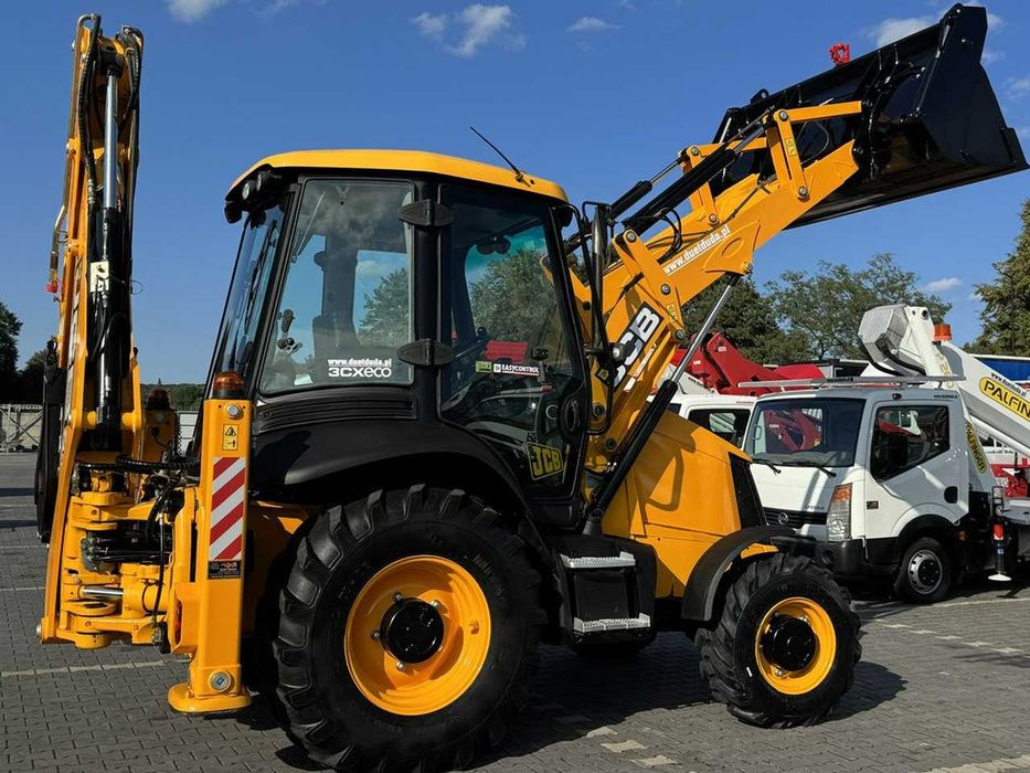 Экскаватор-погрузчик JCB 3CX