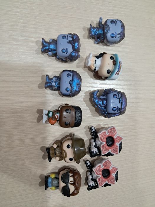 Фигурки kinder joy stranger things