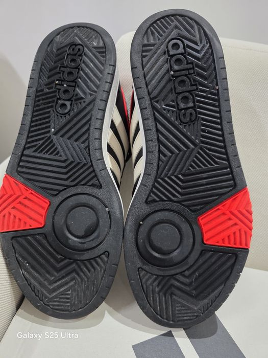 Adidași din piele nr 43