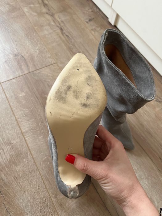 Botine de piele întoarsă