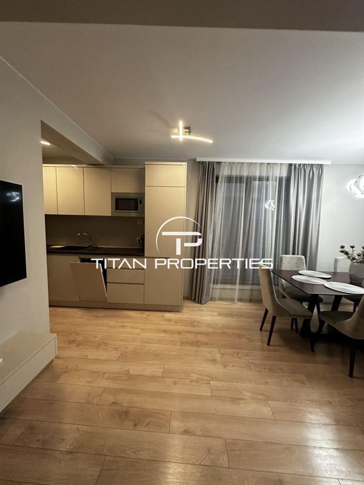 Дава се под наем Тристаен апартамент в Варна, Център - 120 кв.м за 1500 € - Снимка #4